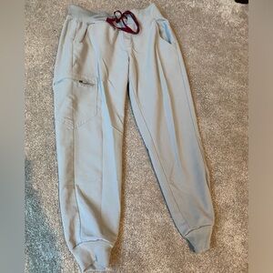 Figs size small pants cargos